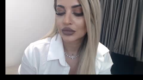 Snapshot of lovelyblondyxxx chatting on 21, 2, 2025 PrAllinXXXa online show from 21, 2, 2025