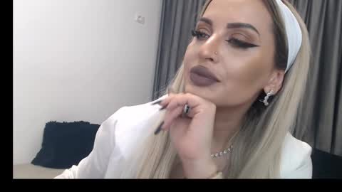 Snapshot of lovelyblondyxxx chatting on 25, 2, 2025 PrAllinXXXa online show from 25, 2, 2025