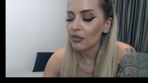 Snapshot of lovelyblondyxxx chatting on 7, 3, 2025 PrAllinXXXa online show from 7, 3, 2025