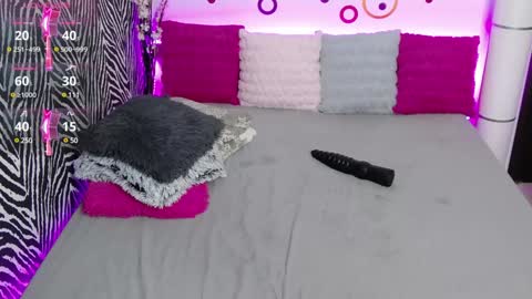    online show from 8, 2, 2025