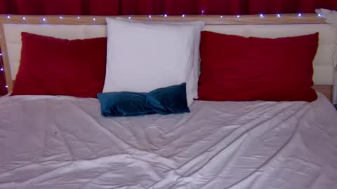 Caroline online show from 8, 11, 2025