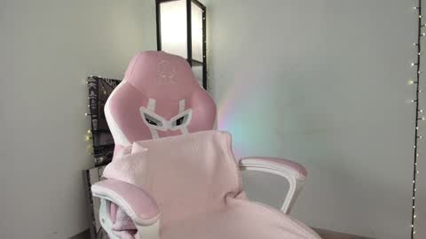 lovelycaroll online show from 12, 12, 2024