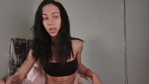 lovelycaroll online show from 8, 1, 2025