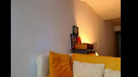 lovelycaroll online show from 16, 5, 2026
