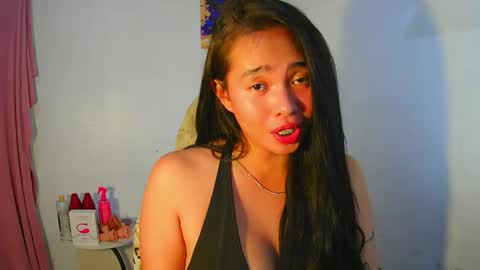 Snapshot of lovelykayleexx chatting on 21, 12, 2025 ara online show from 21, 12, 2025