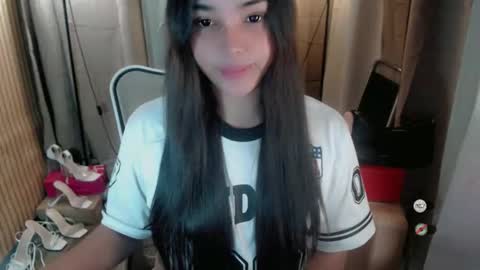 Snapshot of lovelylaiza chatting on 5, 3, 2026 Cutie Laiza online show from 5, 3, 2026