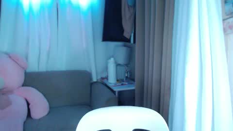 lovelymae18 online show from 7, 1, 2025