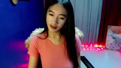 Snapshot of lovelypetite143 chatting on 18, 4, 2026 lovelypetite143 online show from 18, 4, 2026