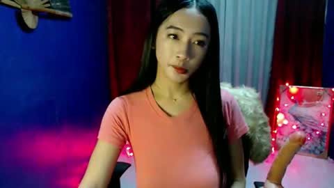 Snapshot of lovelypetite143 chatting on 24, 5, 2026 lovelypetite143 online show from 24, 5, 2026