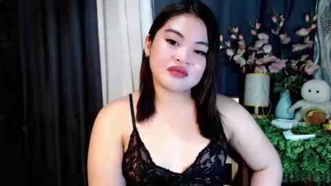 Snapshot of lovelyrhean chatting on 8, 10, 2025 Rhean online show from 8, 10, 2025