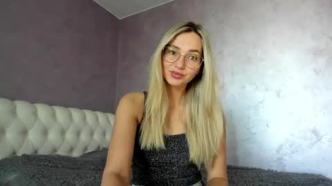 Snapshot of lovelyrose135 chatting on 8, 3, 2025 Lovely Rose online show from 8, 3, 2025