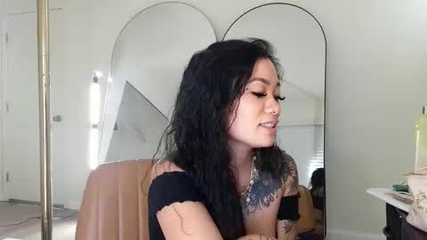 lovelyxmacii online show from 2, 3, 2026