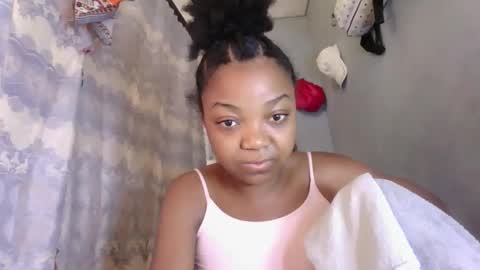 lovemarie08 online show from 12, 4, 2026