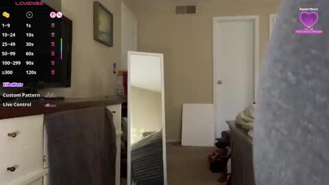 LoveSaraChristine online show from 7, 2, 2026