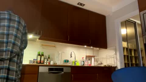 Snapshot of loveshine_ chatting on 23, 12, 2024 loveshine_ online show from 23, 12, 2024