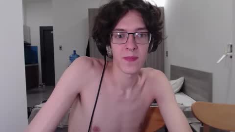 Snapshot of lovesomecookies chatting on 4, 11, 2025 LovesomeCookie online show from 4, 11, 2025