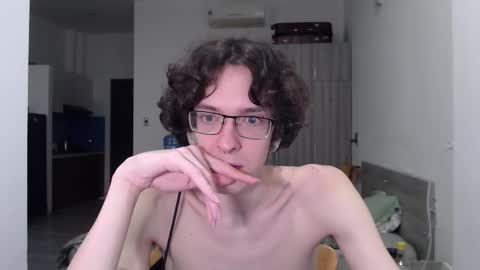 Snapshot of lovesomecookies chatting on 4, 12, 2025 LovesomeCookie online show from 4, 12, 2025