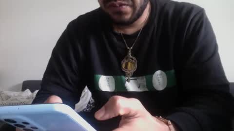 Snapshot of lovesounddistortion25 chatting on 15, 10, 2025 lovesounddistortion25 online show from 15, 10, 2025