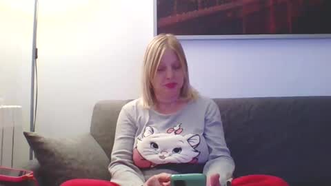 Snapshot of lovestar544963 chatting on 6, 12, 2024 Marlyn online show from 6, 12, 2024