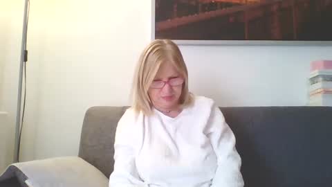 Snapshot of lovestar544963 chatting on 18, 12, 2024 Marlyn online show from 18, 12, 2024