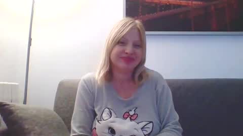 Snapshot of lovestar544963 chatting on 27, 12, 2024 Marlyn online show from 27, 12, 2024