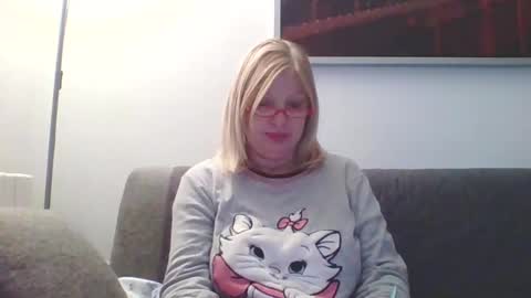 Snapshot of lovestar544963 chatting on 6, 1, 2025 Marlyn online show from 6, 1, 2025