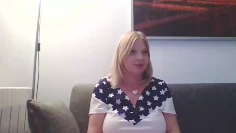 Snapshot of lovestar544963 chatting on 28, 1, 2025 Marlyn online show from 28, 1, 2025