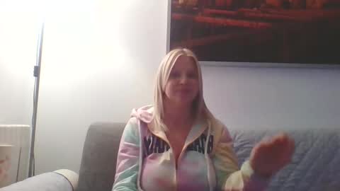 Snapshot of lovestar544963 chatting on 13, 12, 2025 Marlyn online show from 13, 12, 2025