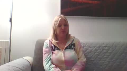 Snapshot of lovestar544963 chatting on 10, 1, 2026 Marlyn online show from 10, 1, 2026