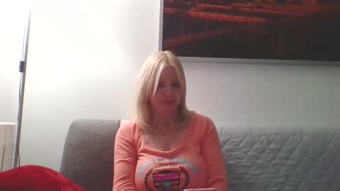 Snapshot of lovestar544963 chatting on 6, 2, 2026 Marlyn online show from 6, 2, 2026