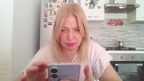 Snapshot of lovestar544963 chatting on 17, 4, 2026 Marlyn online show from 17, 4, 2026