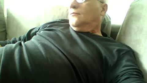 Snapshot of lovetightass251577 chatting on 18, 4, 2026 lovetightass online show from 18, 4, 2026