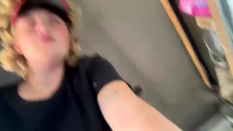 Snapshot of loveyourkittty chatting on 11, 3, 2025 StacyMaeWish online show from 11, 3, 2025