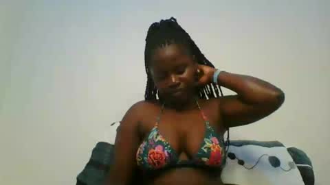 Snapshot of loviett chatting on 9, 7, 2026 loviett online show from 9, 7, 2026