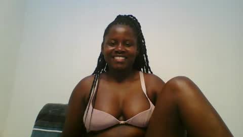 Snapshot of loviett chatting on 12, 7, 2026 loviett online show from 12, 7, 2026