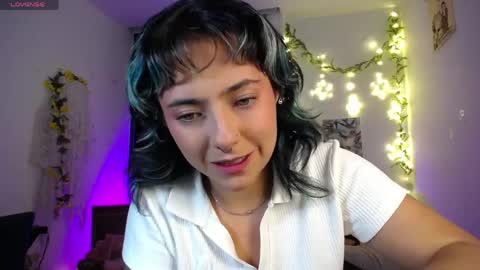 Snapshot of loving_alma chatting on 12, 4, 2026 loving_alma online show from 12, 4, 2026