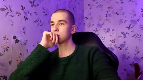 Snapshot of lowwhisper chatting on 21, 4, 2026 Vlad online show from 21, 4, 2026