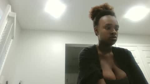 Snapshot of loyalbambi chatting on 16, 9, 2025 loyalbambi online show from 16, 9, 2025