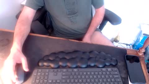 Snapshot of lreed090 chatting on 9, 3, 2026 lreed090 online show from 9, 3, 2026