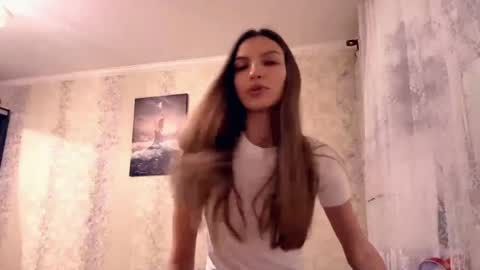 Snapshot of luanahochstatter chatting on 27, 4, 2026 viki online show from 27, 4, 2026