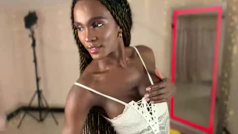 Snapshot of luanarisque chatting on 27, 4, 2026 IG luana orq online show from 27, 4, 2026