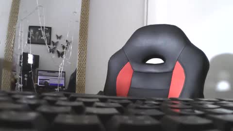 Snapshot of luanna837 chatting on 12, 1, 2025 luanna837 online show from 12, 1, 2025