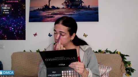 Snapshot of luara_ chatting on 7, 4, 2026 luara_ online show from 7, 4, 2026