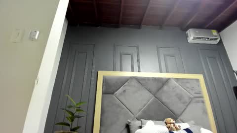 luca_morettii online show from 20, 11, 2025