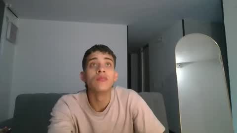 Snapshot of lucas_hernandez1 chatting on 21, 4, 2026 Lucas online show from 21, 4, 2026