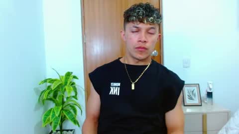 Lucas Luxx online show from 18, 2, 2026