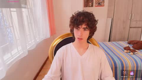Snapshot of lucas_xo chatting on 12, 11, 2025 lucas_xo online show from 12, 11, 2025