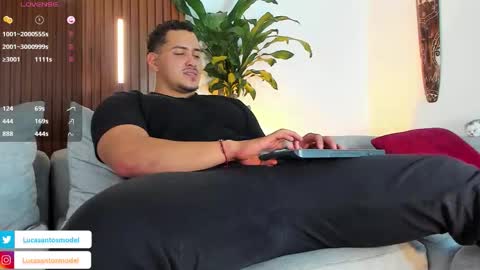 Snapshot of lucasanto_ chatting on 25, 10, 2025 LUCA SANTOS online show from 25, 10, 2025