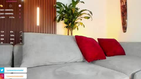 Snapshot of lucasanto_ chatting on 17, 12, 2025 LUCA SANTOS online show from 17, 12, 2025