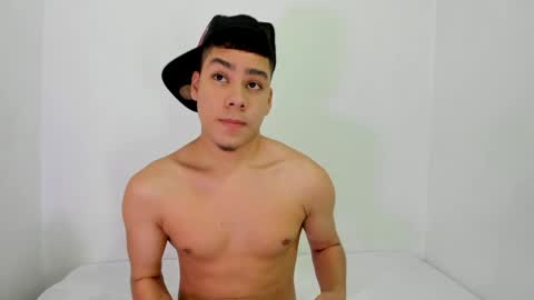 Snapshot of lucastorrez01 chatting on 27, 3, 2026 LUCAS TORREZ online show from 27, 3, 2026